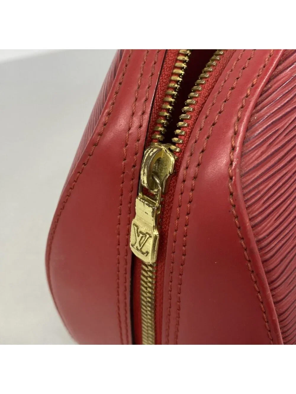 Louis Vuitton Epi Jasmine Castilian Red Handbag